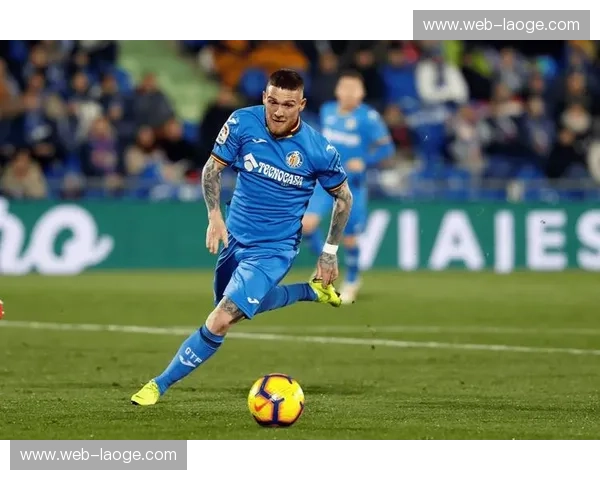 西班牙人场均5.2次准确传中西甲前二,但反击终结能力受缺阵影响 西班牙人场均5.2次准确传中西甲前二,但反击终结能力受缺阵影响